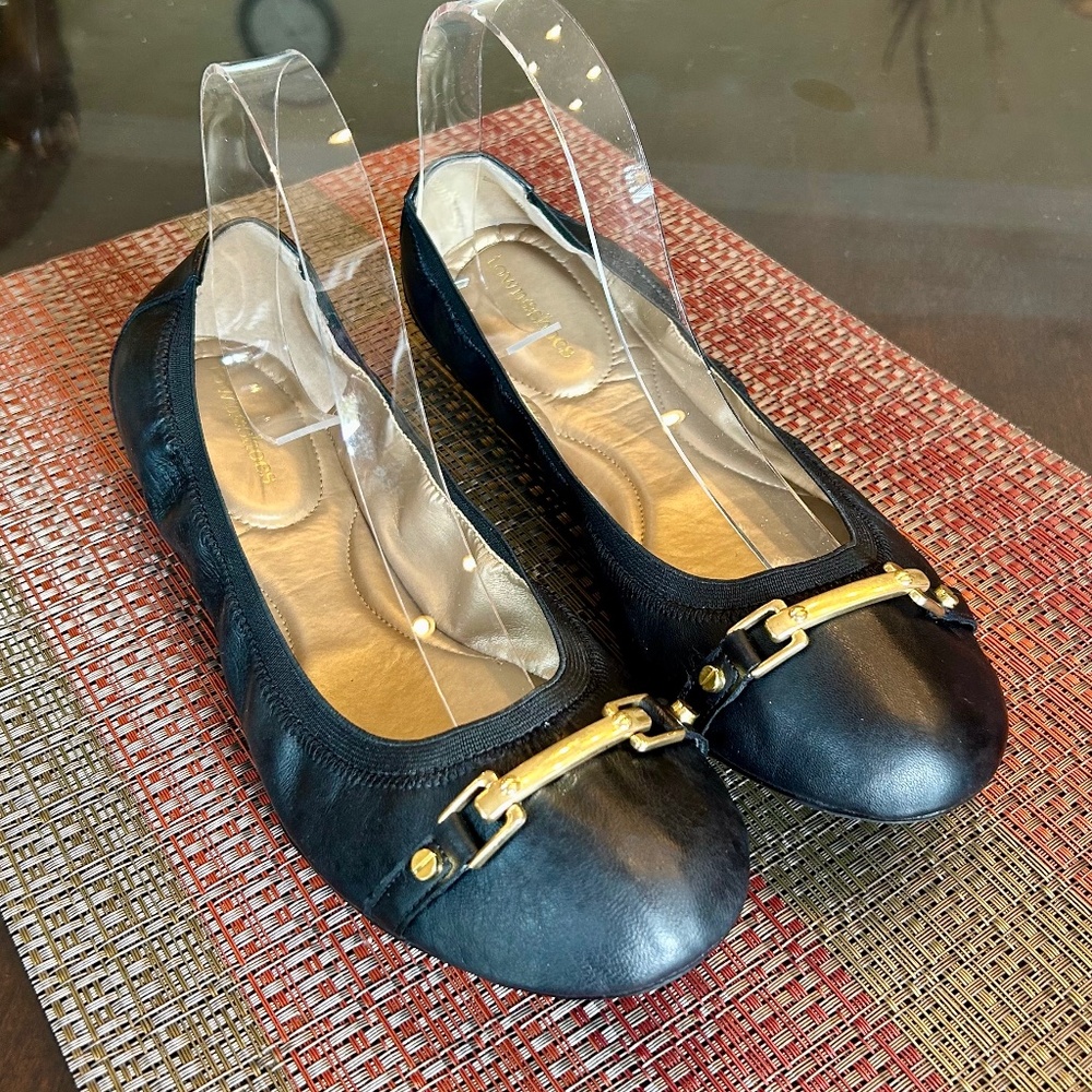NIB Town Shoes Black “Alice” Ballet Flats with Gold Bar Detail Size 10
